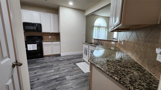 Building Photo - 4903 Spring Showers Ct
