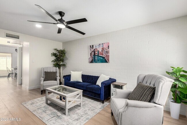 Building Photo - 4848 N Woodmere Fairway