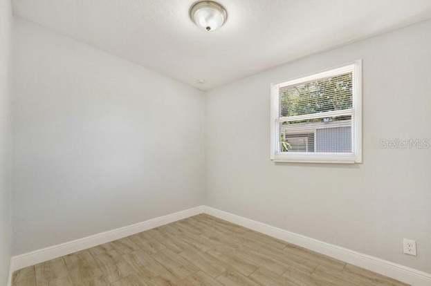 Building Photo - 1325 Windsor Way