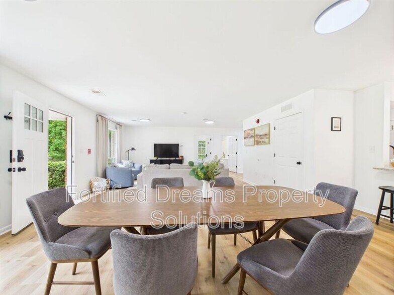 Building Photo - 355 Ransom Rd