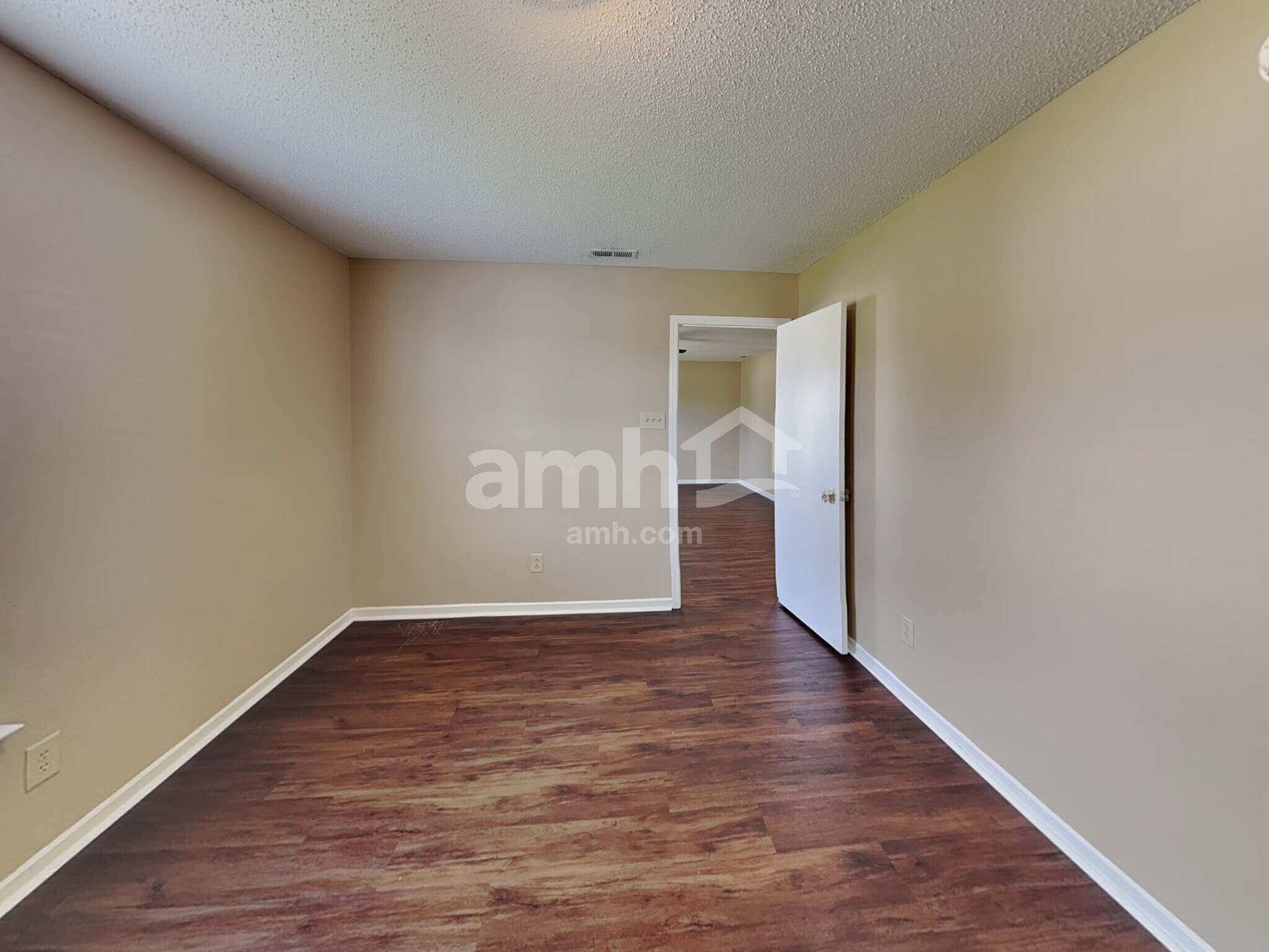 Building Photo - 2898 Hearthside Dr
