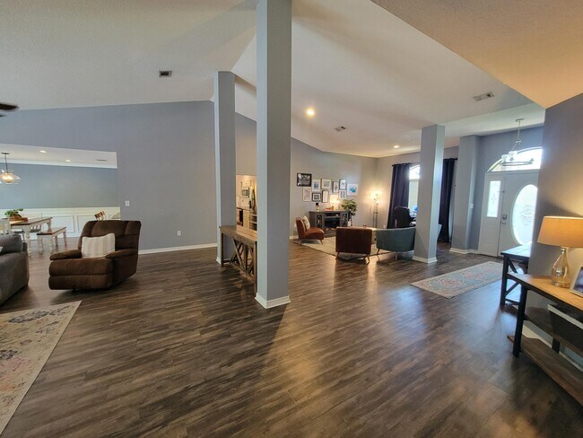 Building Photo - 2664 Shoni Dr