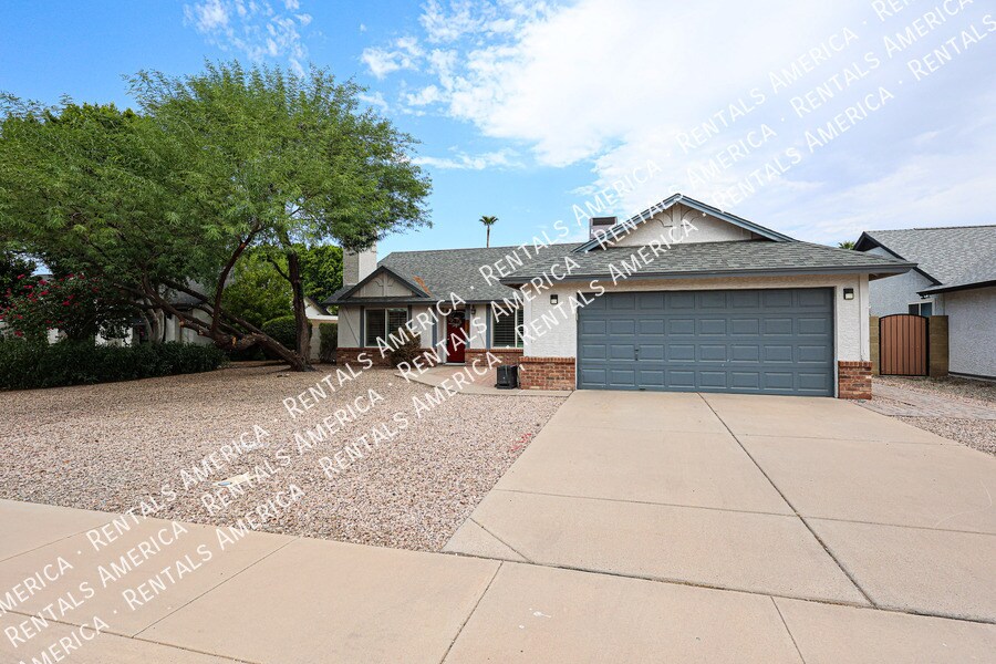 Building Photo - 3922 W Morelos St