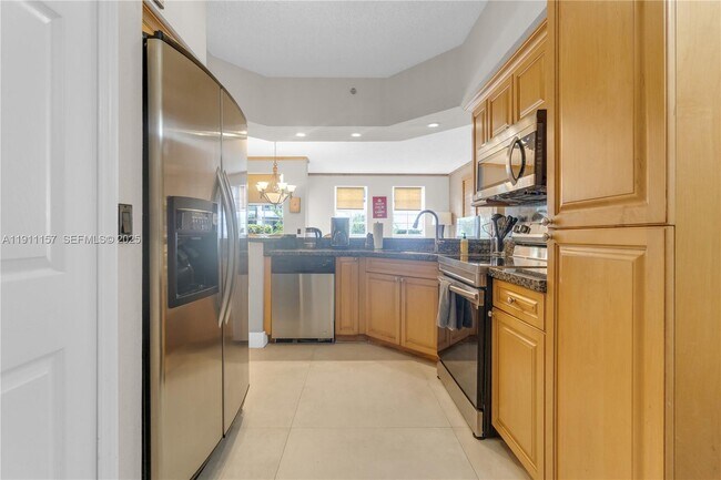 Building Photo - 3235 NE 184th St