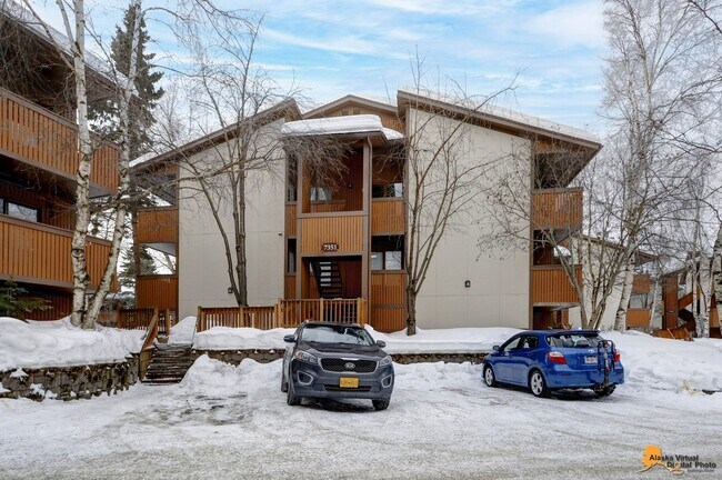 Building Photo - South Anchorage 2 bed/2 bath Condo with Garage and In Unit Laundry