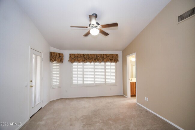 Building Photo - 4953 S Moss Dr