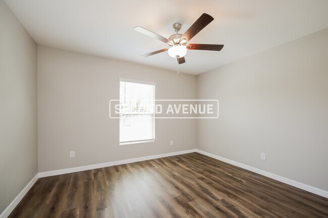 Building Photo - 1196 W Taggard RD