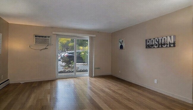 Building Photo - 50 Green St