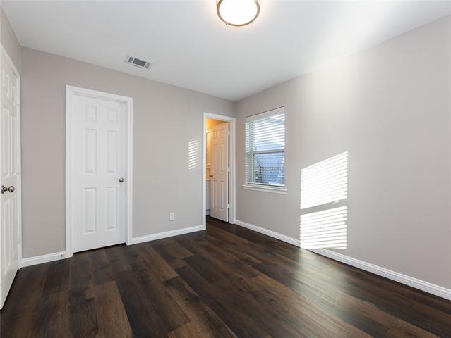 Building Photo - 1022 Daniels Dr