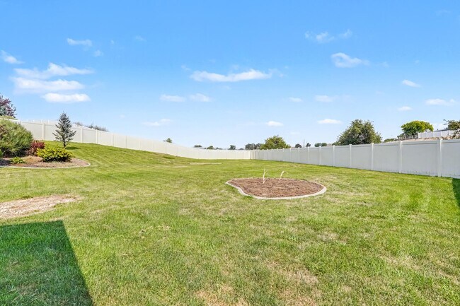 Building Photo - 2040 Kelly Dr