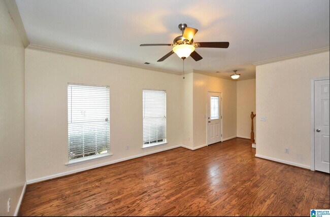 Building Photo - 133 Shine Dr