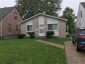 Building Photo - 27547 O'Neil St
