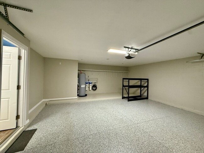 Building Photo - Immaculately updated 3/2.5 Three-Story Maitland Condo in Visconti!