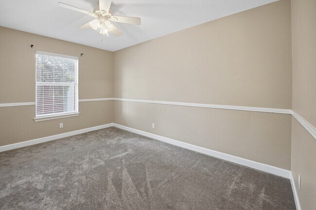 Building Photo - 37 Pinon Ct