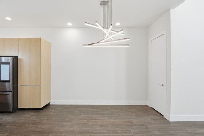 Building Photo - 5519 Paraiso Pl