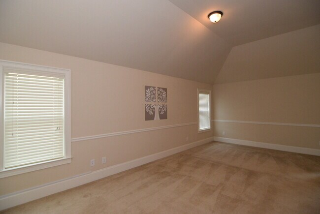 Building Photo - Huge 5 Bed/4 Bath Home Near Ft. Gordon