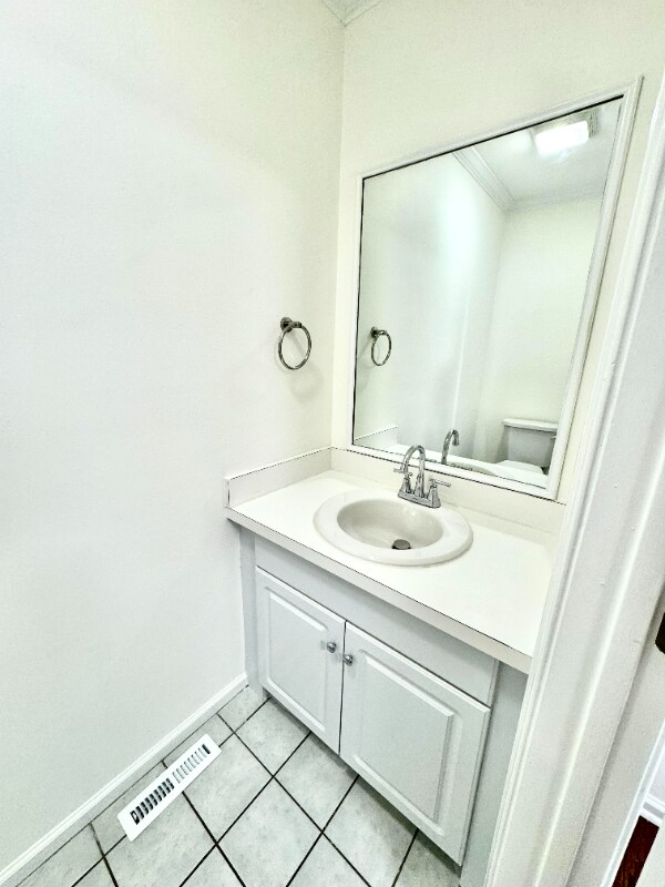 Building Photo - 73 Manorwood Dr