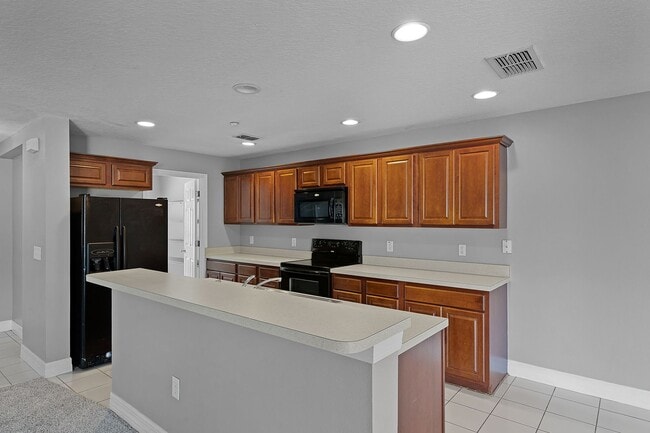 Building Photo - 2/2.5/2 Plus Loft in Gated Winter Garden C...