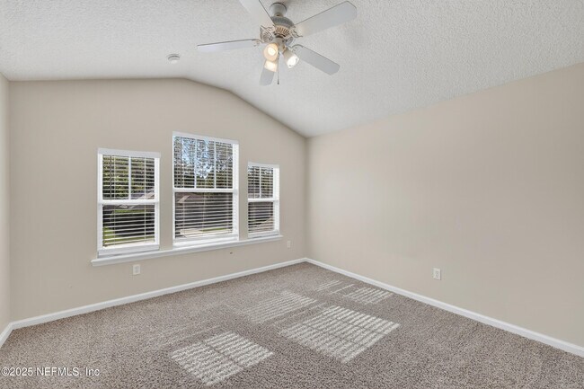 Building Photo - 9205 Redtail Dr