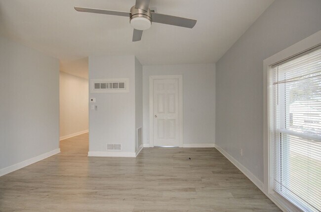 Building Photo - 1701 S State St