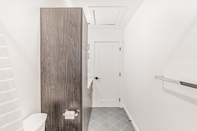 Building Photo - Contemporary 3BD, 2.5BA Edgewood Home with Fenced Yard and Carport