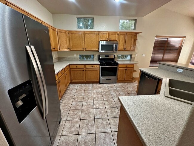 Building Photo - SINGLE STORY 3 BEDROOM IN NORTHWEST CENTEN...