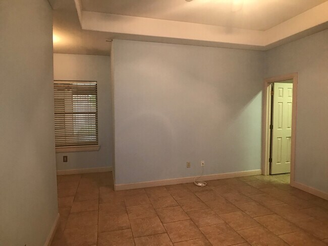 Building Photo - 4Bed/3.5Bath WITH A POOL Now available in Mcallen TX