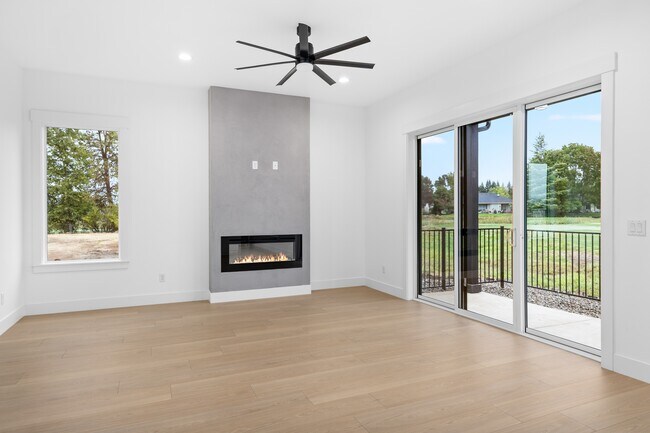 Building Photo - 111 Golf View Dr