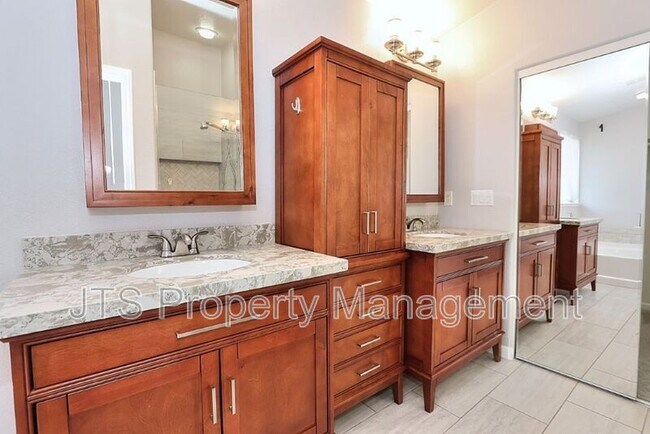 Building Photo - 3232 Balada Way