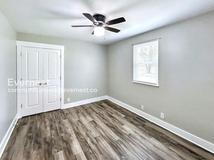 Building Photo - 6541 Kari Dr
