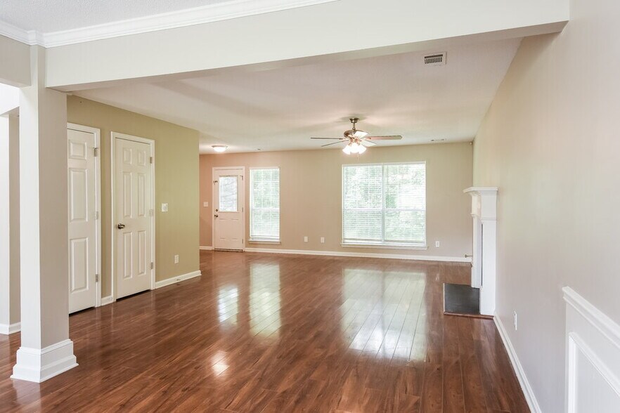 Building Photo - 2311 McMurry Dr