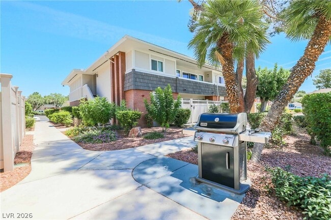 Building Photo - 683 Oakmont Ave