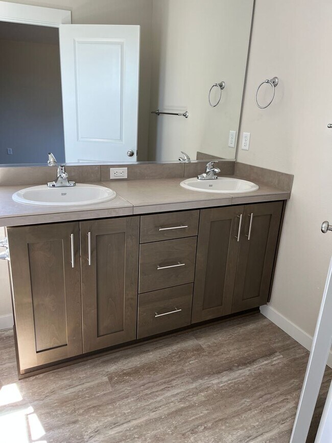 Building Photo - New Home in the Desirable Millican Creek D...