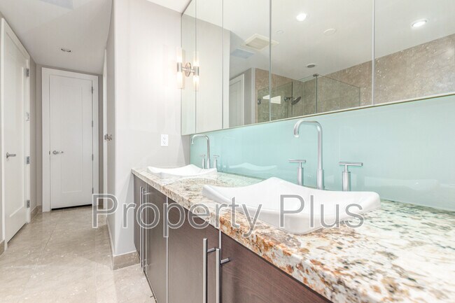 Building Photo - 140 E Rio Salado Pky