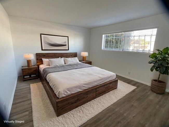 Interior Photo - 5305_s_j
