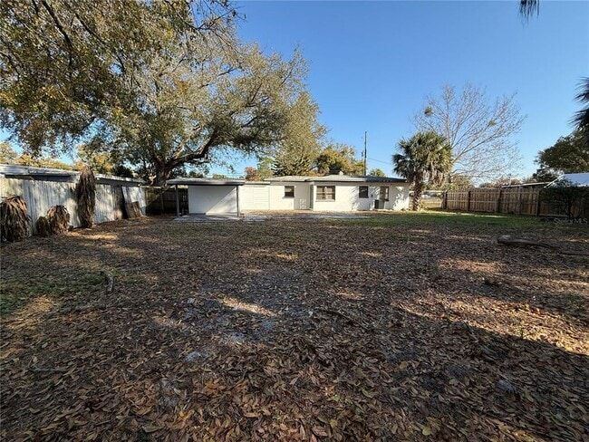 Building Photo - 6124 Dogwood Dr