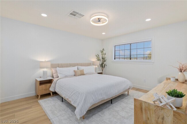 Building Photo - 4045 W Mardon Ave