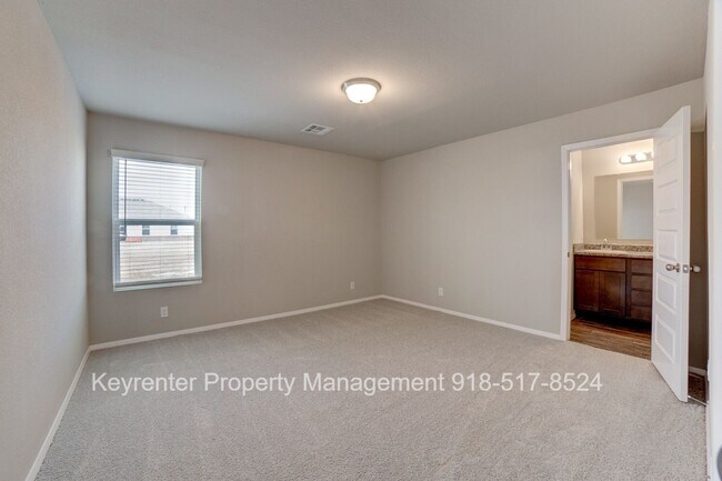 Building Photo - Beautiful 3 Bedroom, 2 Bath Recently Built Home in BA