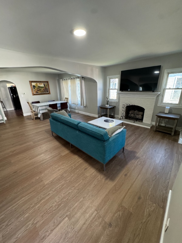 Building Photo - 805 E Taylor St