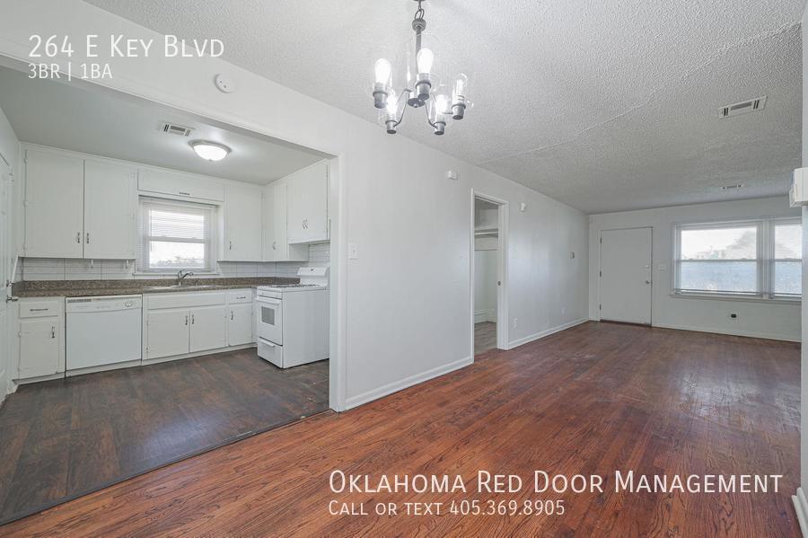 Building Photo - 264 E Key Blvd