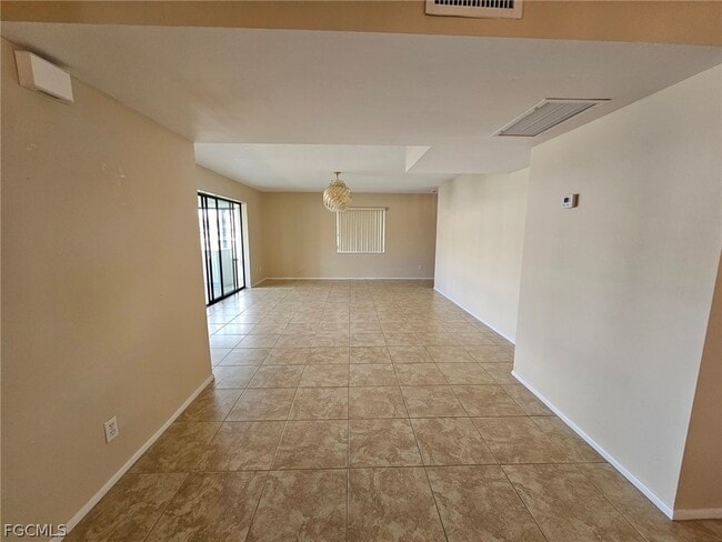 Building Photo - 1221 SE 46th Ln