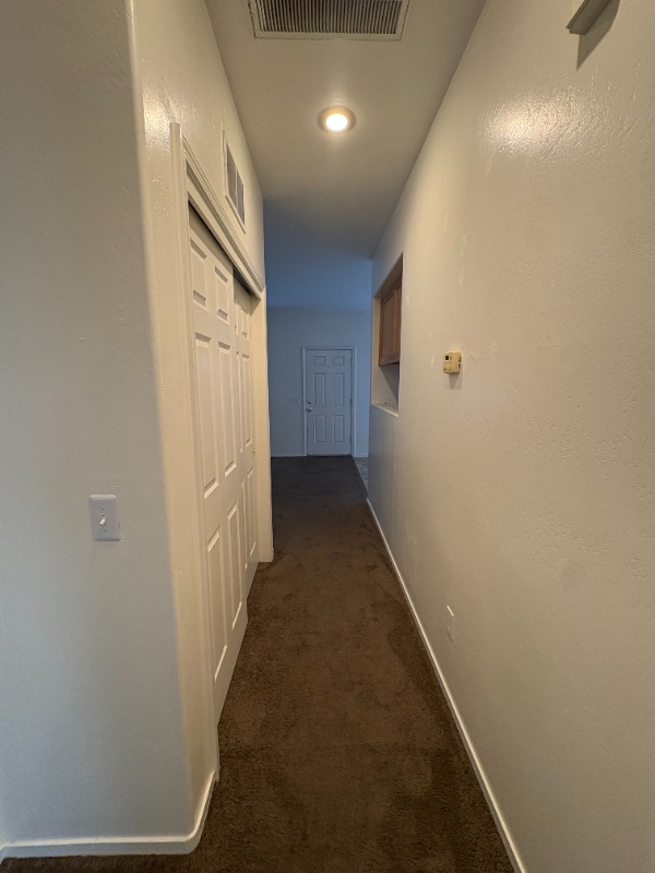 Building Photo - 609 Yellow Meadow Ct