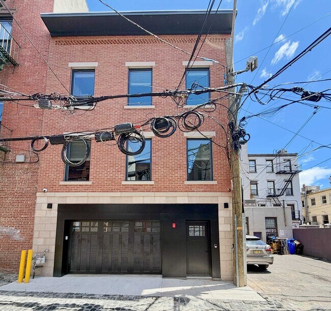 Building Photo - 95 Court St