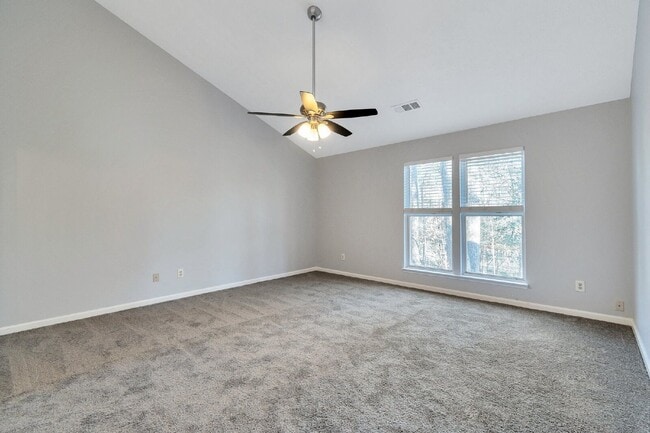 Building Photo - 4641 Hampton Chase