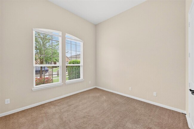 Building Photo - 5629 Grove Cove Dr