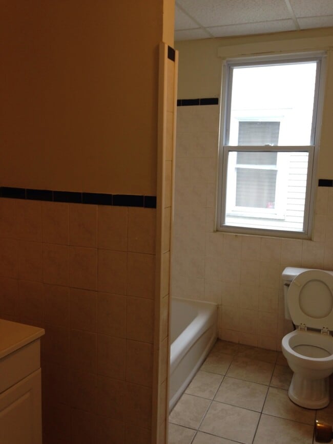 Building Photo - DICKERMAN