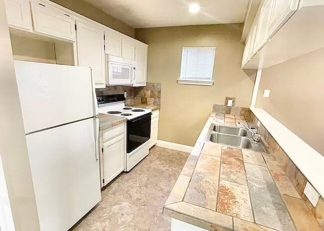 Building Photo - Perfect Student Retreat – Private 1BR Cottage with Washer/Dryer Near UNT