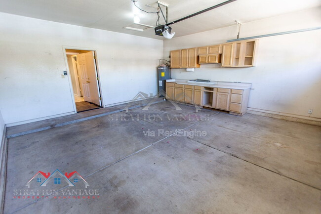 Building Photo - 1891 E Brentrup Dr