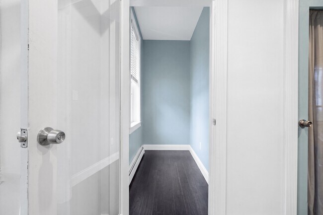 Building Photo - 414 59th St