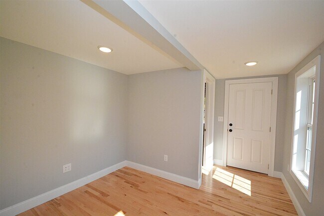 Building Photo - 53 1st NH Turnpike